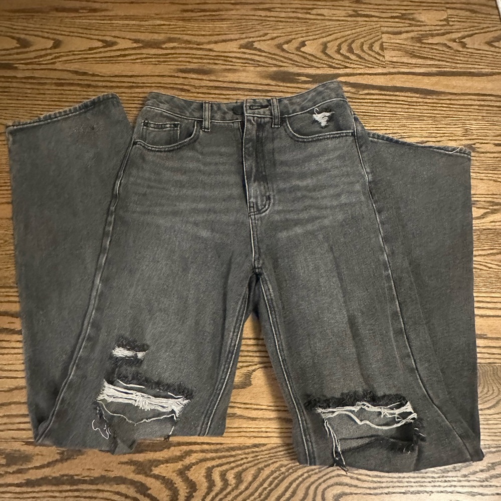 PacSun Gray Boyfriend Jeans with Distressed Details